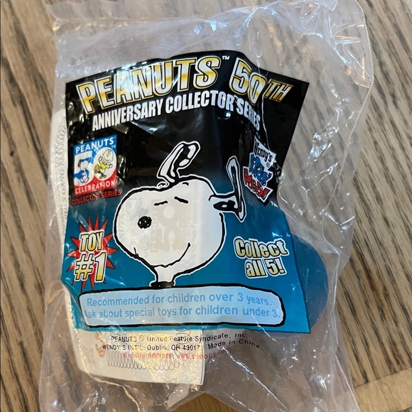 Hallmark The Peanuts Games Ornament Set And Wendy’s Collectible Snoopy - Picture 4 of 5